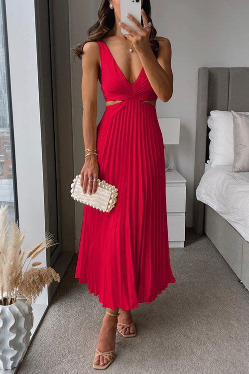 Iyla – Elegant Chic Pleated Dress