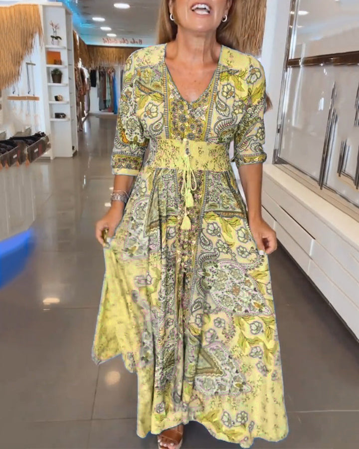 Mia – Elegant Holiday V-Neck Dress