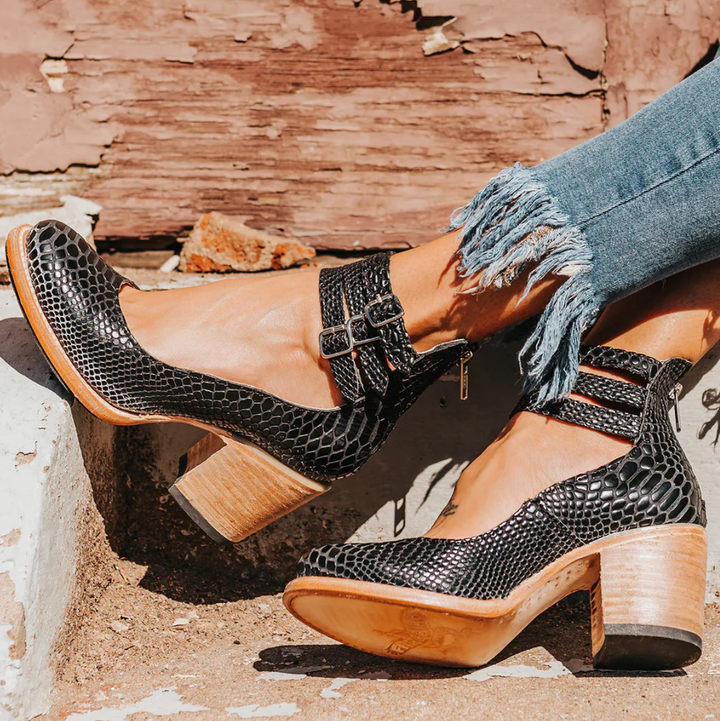 Avera | Vintage Elegance Leather Heels